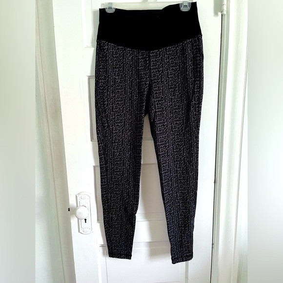 Old Navy Active Leggings M EUC - Picture 5 of 8